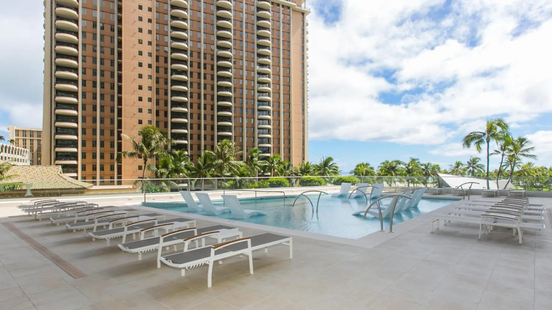Ilikai Tower 701 City View 1Br Honolulu Apartment